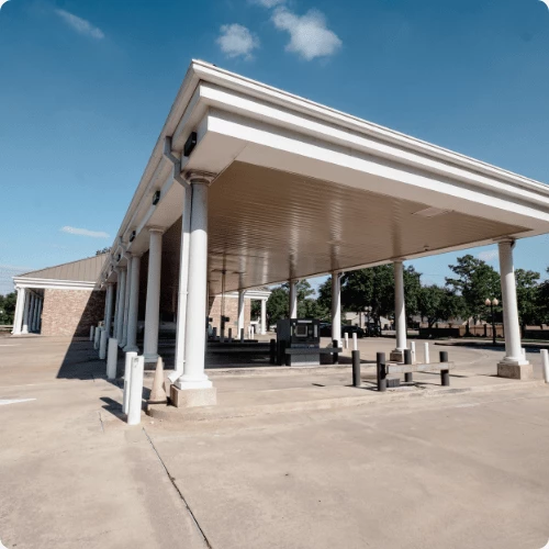banking amenities in Friendswood